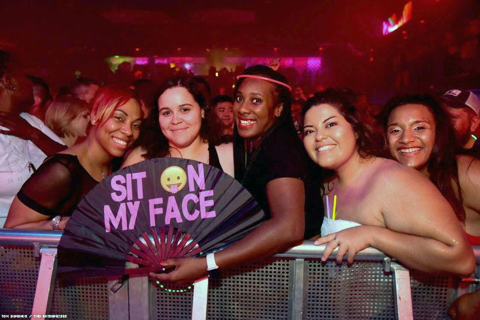 077-dc-pride-glitter-tmd-2018