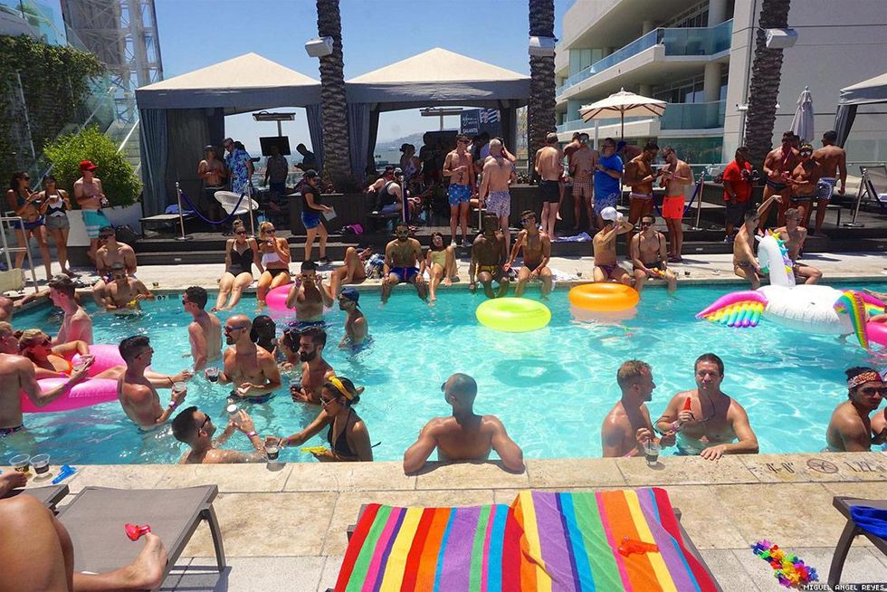 079-flaunt-pride-pool-miguel-angel-reyes-2018