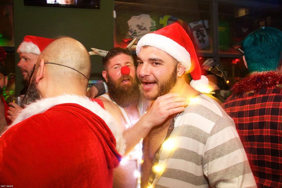 079-santa-bar-crawl-matt-baume-2017