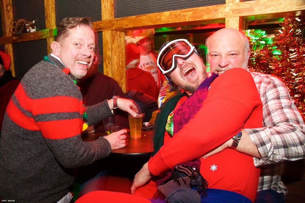 080-santa-bar-crawl-matt-baume-2017