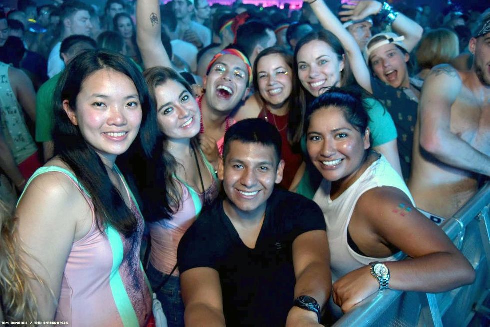 081-dc-pride-glitter-tmd-2018