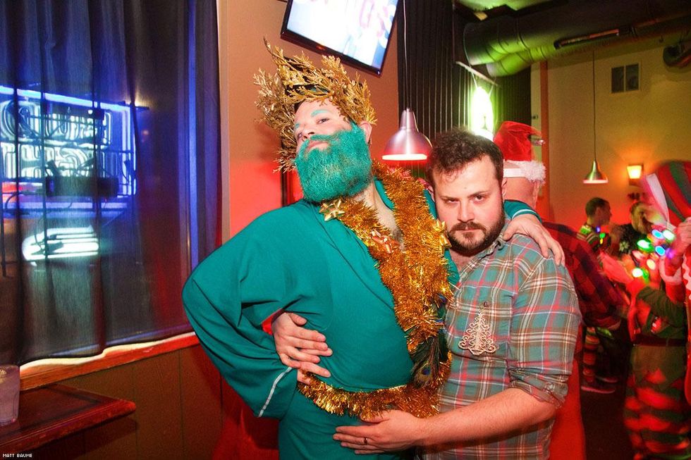 082-santa-bar-crawl-matt-baume-2017