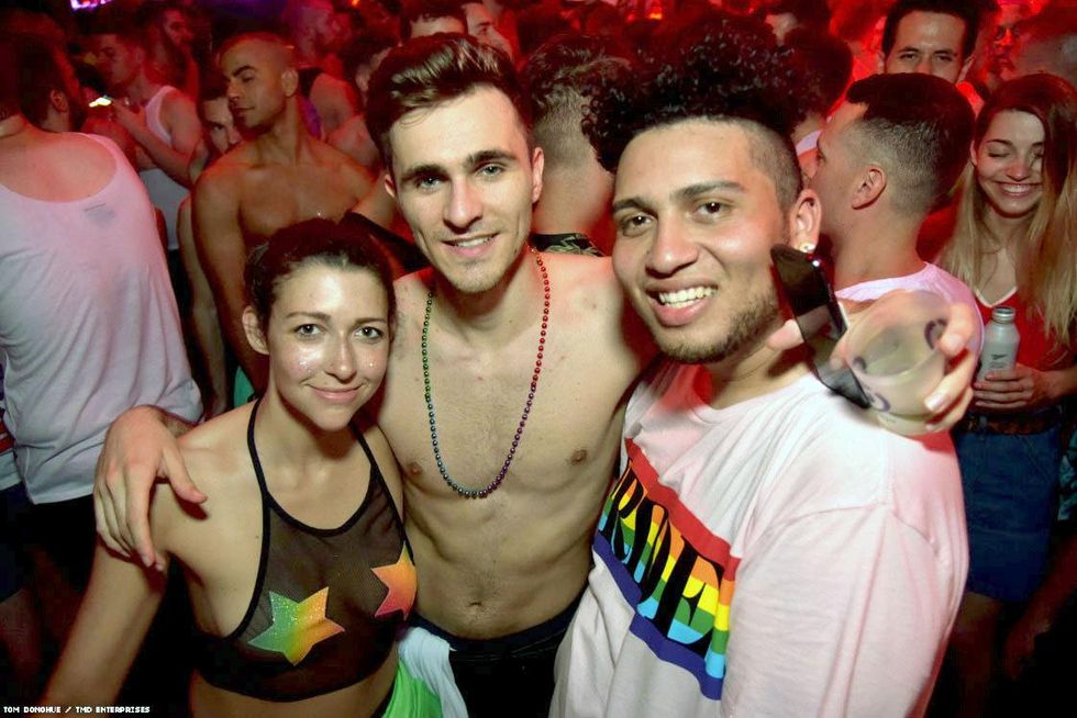 083-dc-pride-glitter-tmd-2018