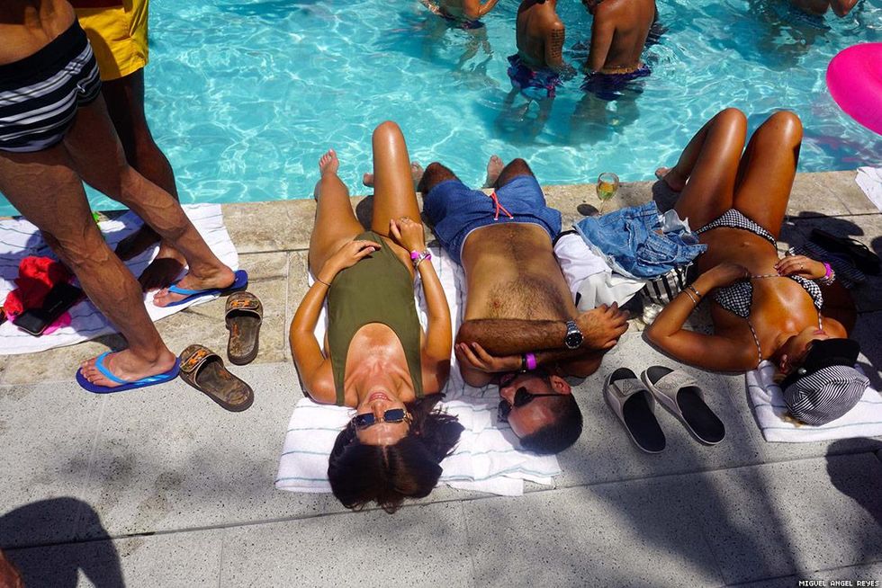 083-flaunt-pride-pool-miguel-angel-reyes-2018