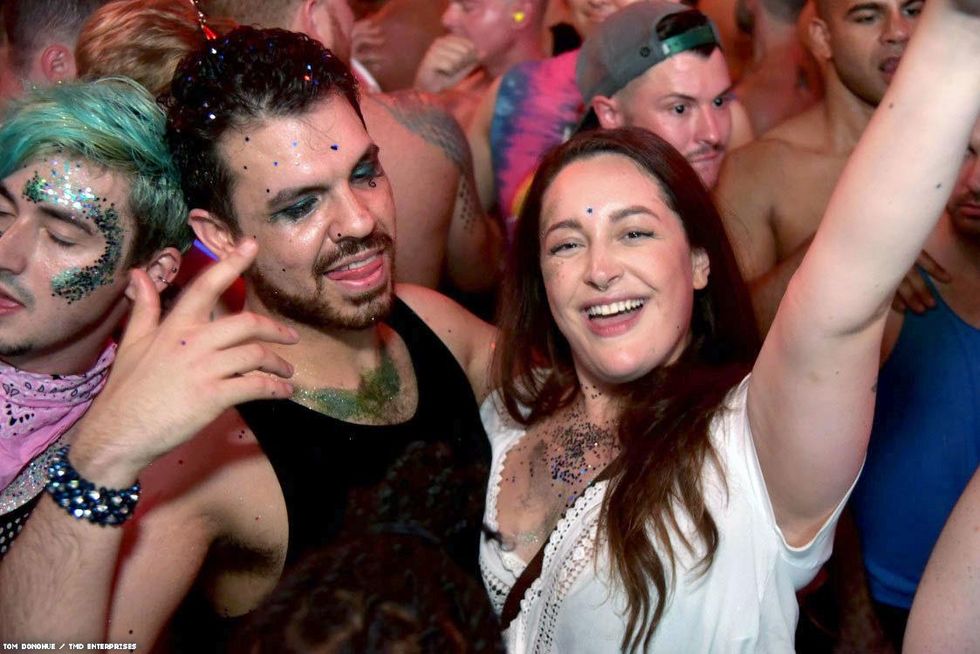 084-dc-pride-glitter-tmd-2018