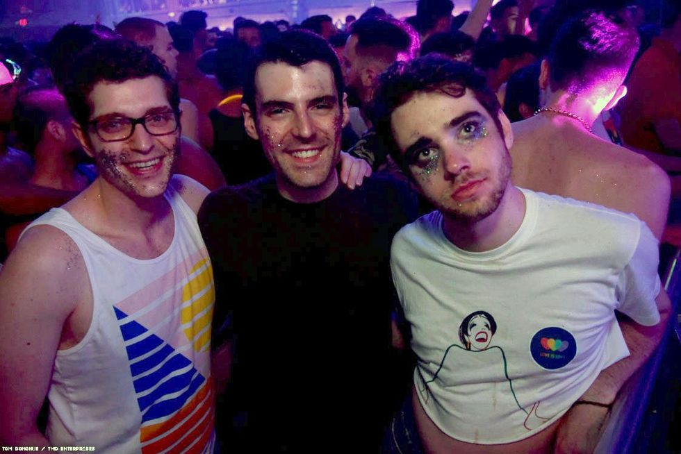 086-dc-pride-glitter-tmd-2018