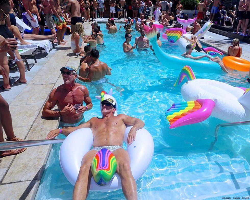 089-flaunt-pride-pool-miguel-angel-reyes-2018