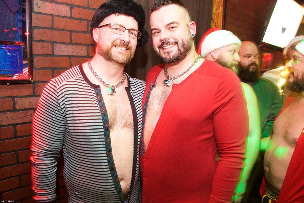 089-santa-bar-crawl-matt-baume-2017