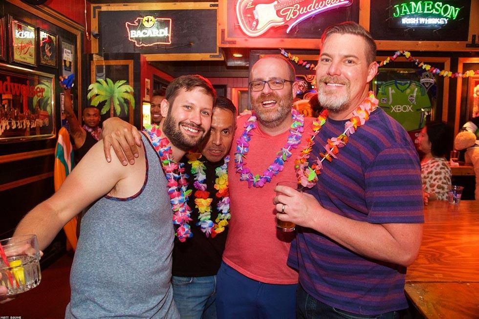 09-softball_fundraiser_luau-_matt_baume-2017_0