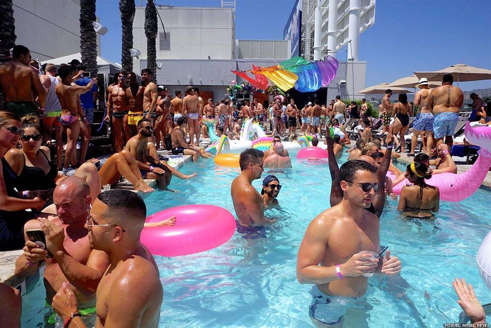 090-flaunt-pride-pool-miguel-angel-reyes-2018