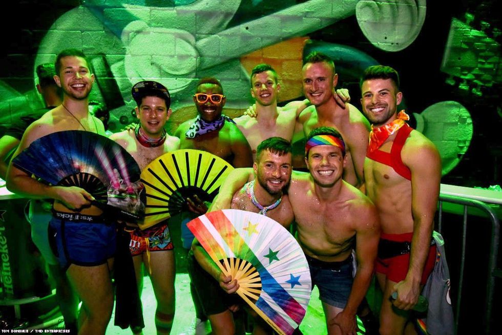 095-dc-pride-glitter-tmd-2018