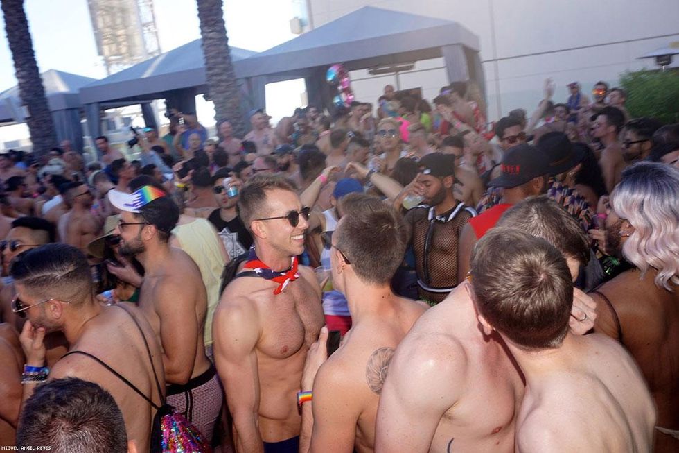 095-la-pride-pool-parties-miguel-angel-reyes-june-2019