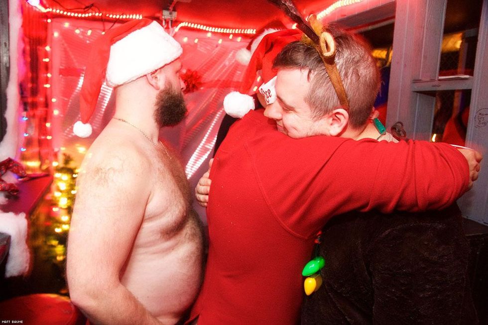 097-santa-bar-crawl-matt-baume-2017