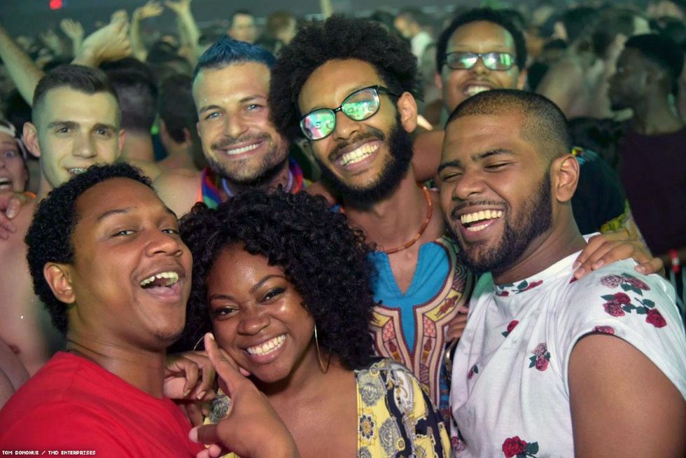 099-dc-pride-glitter-tmd-2018