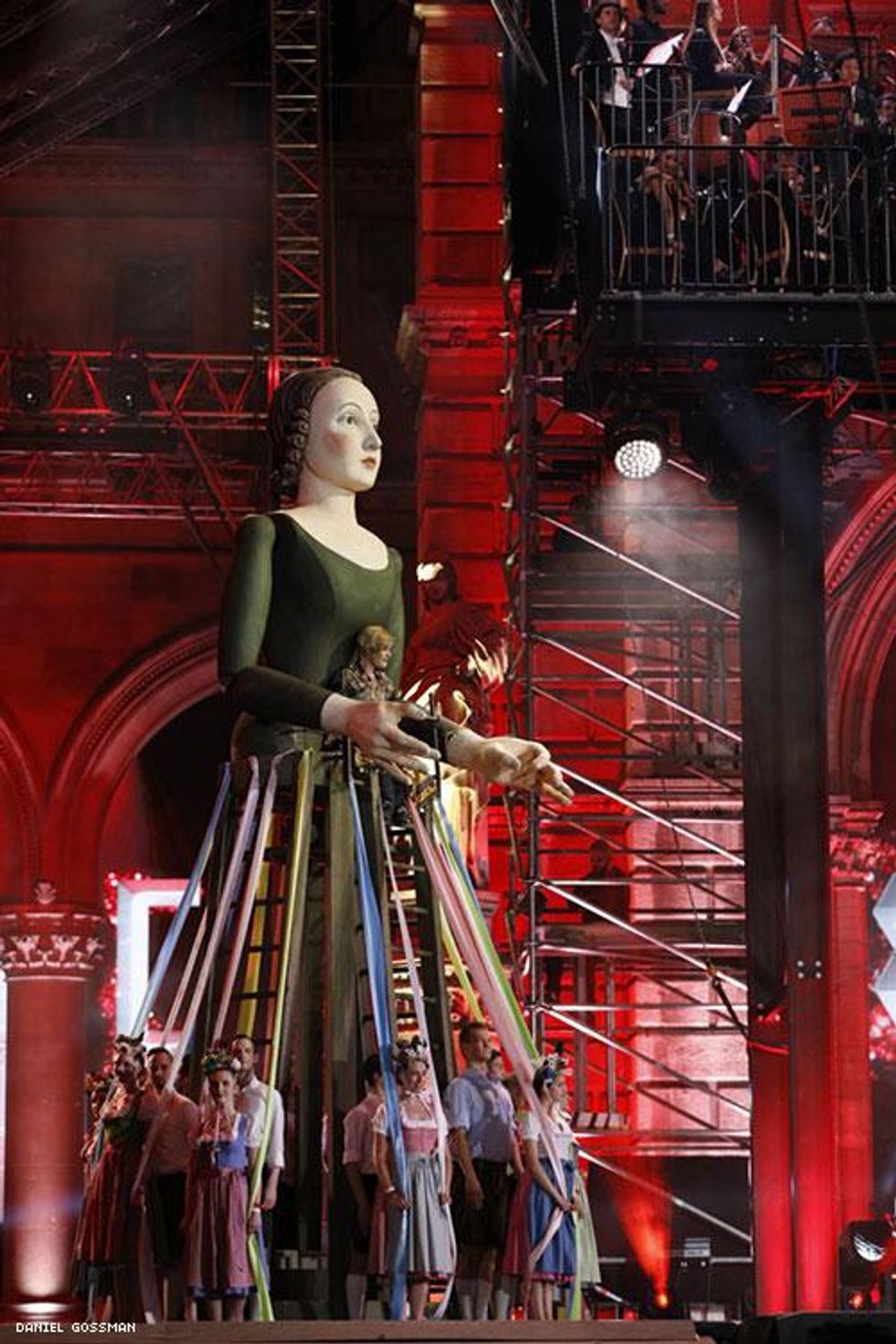 10-life_ball_daniel_gossmann_2018_l100123-may-2019