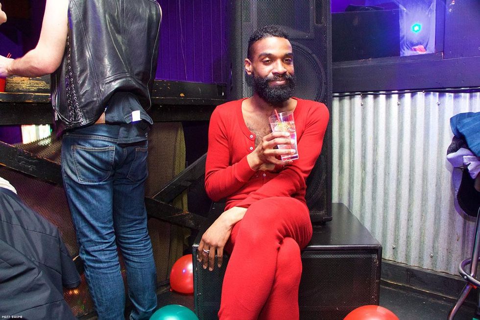 100-santa-bar-crawl-matt-baume-2017