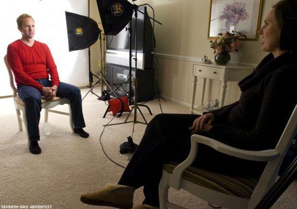 10christianwomendaneenakersx560