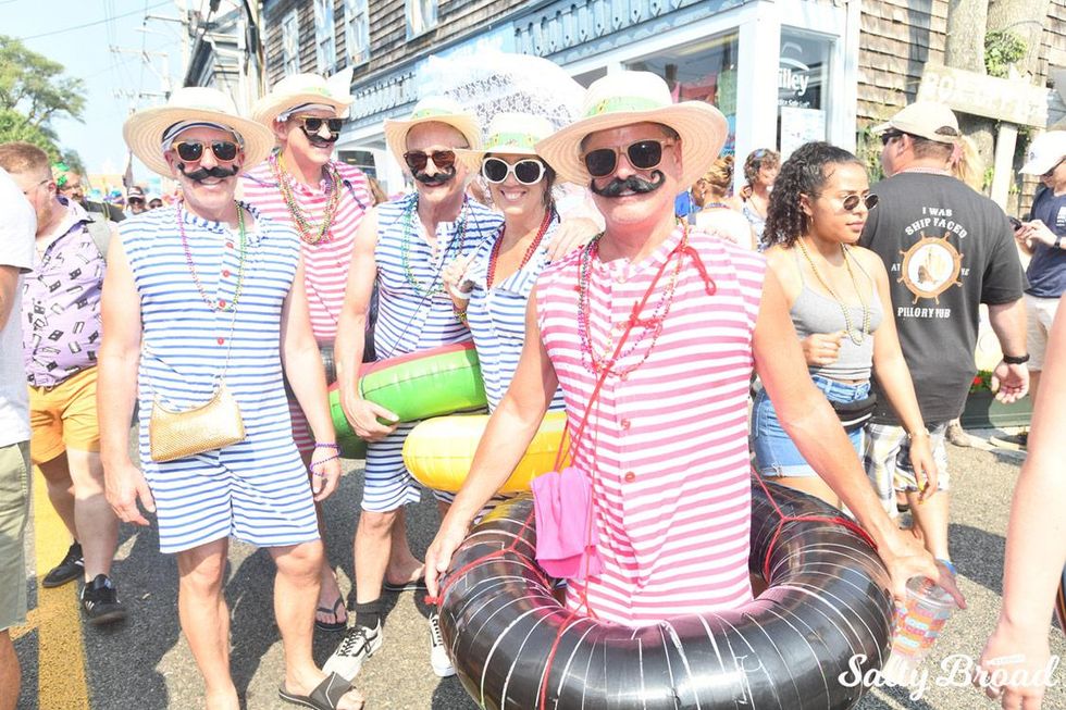 11-carnival_parade_saltybroadstudios-58