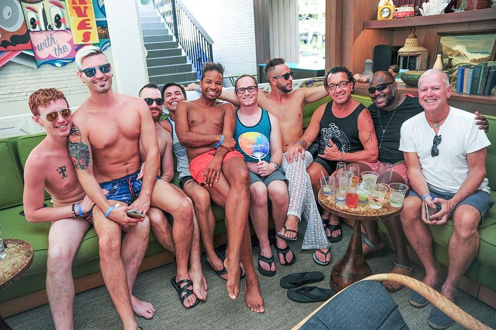 11-hnl_pride-pool_party-kelli_bullock-2017