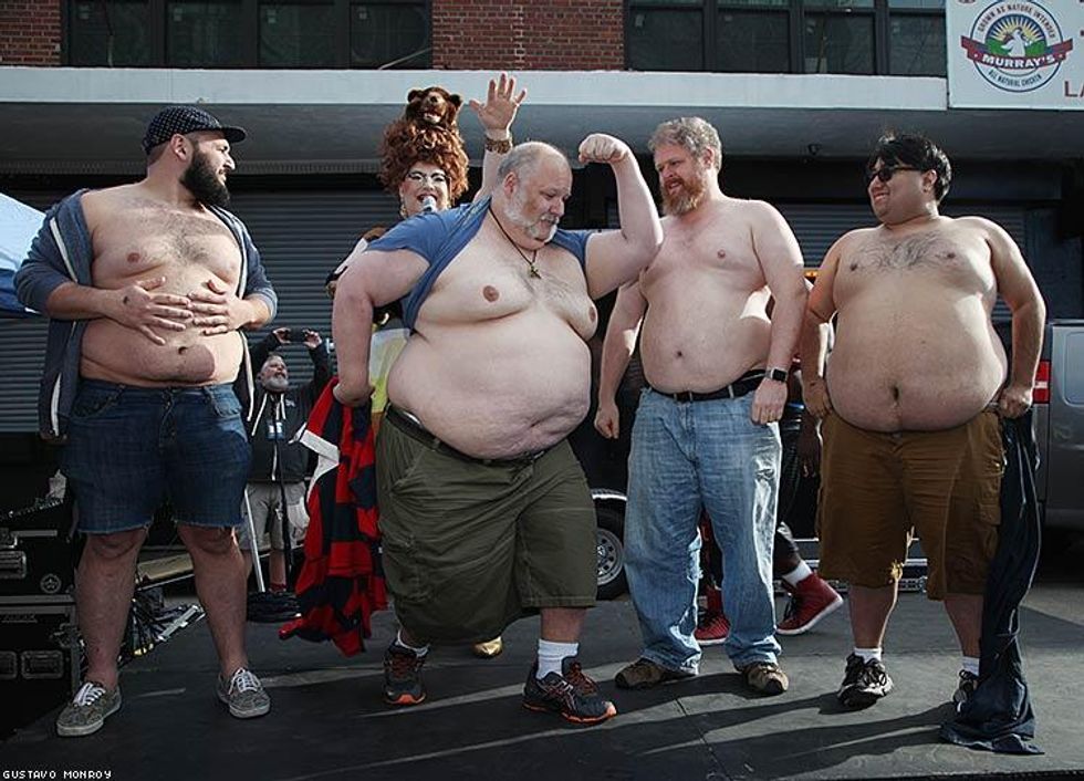 110 Photos of Bears In an Urban Habitat