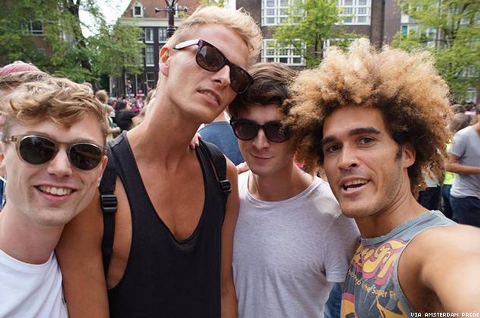 11825788_377088105831781_8775482385256842098_n