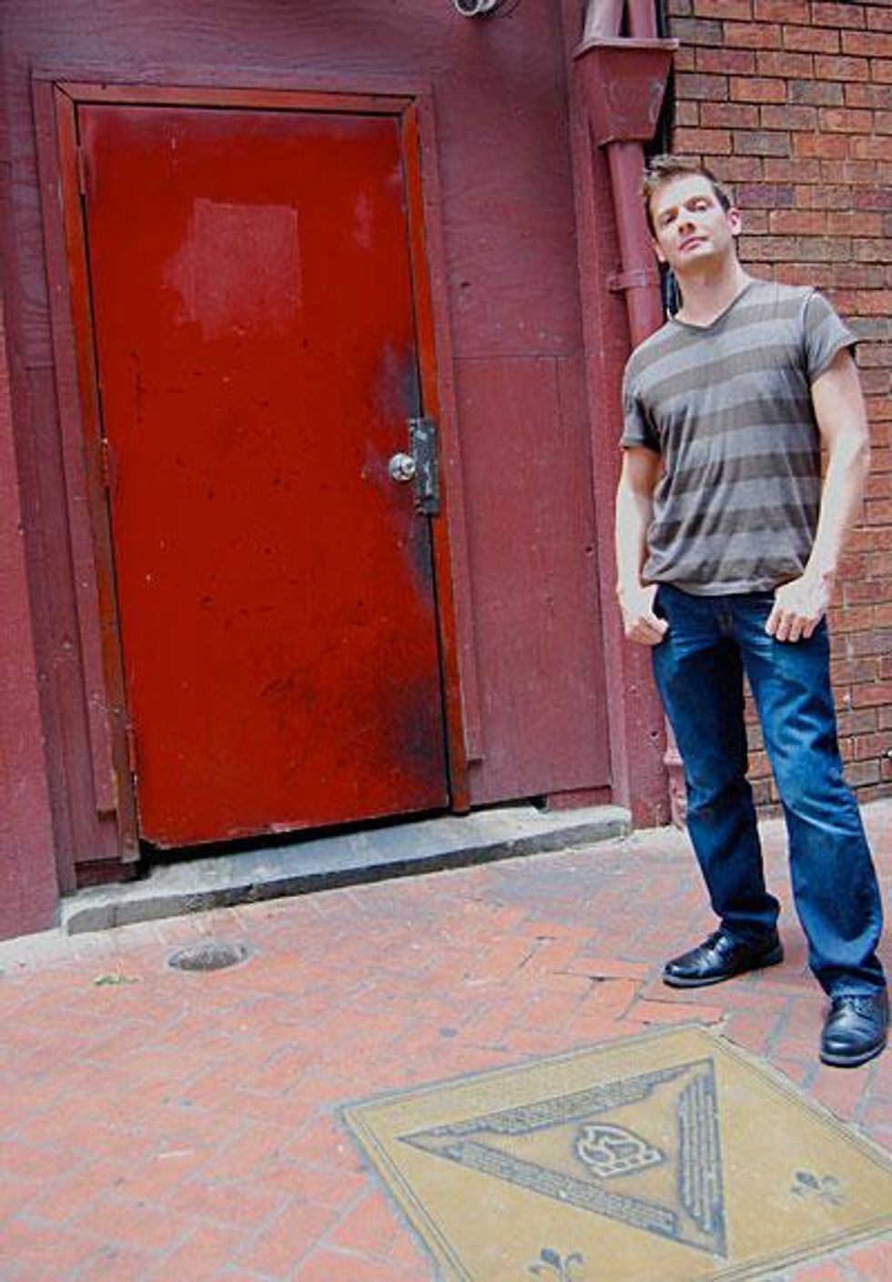 11robertcamino_outsideloungex400vertical_0