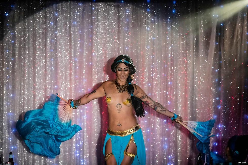 14-les-vixens-jeff-owen-2019