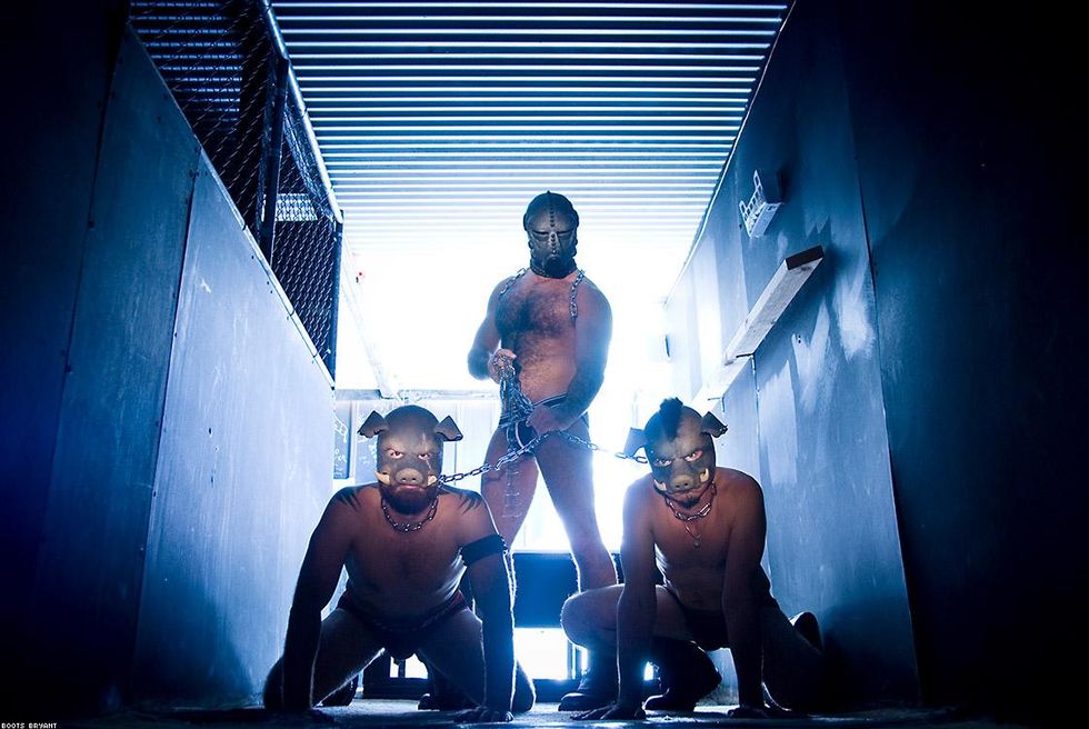 14-masks-boots-bryant-2017