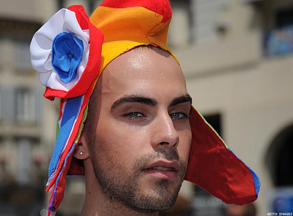 174100410_eyesx633_0