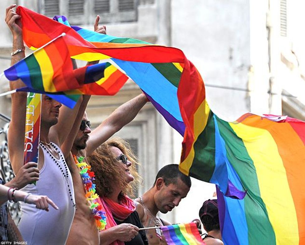 174100446_rainbowflagsx633_0