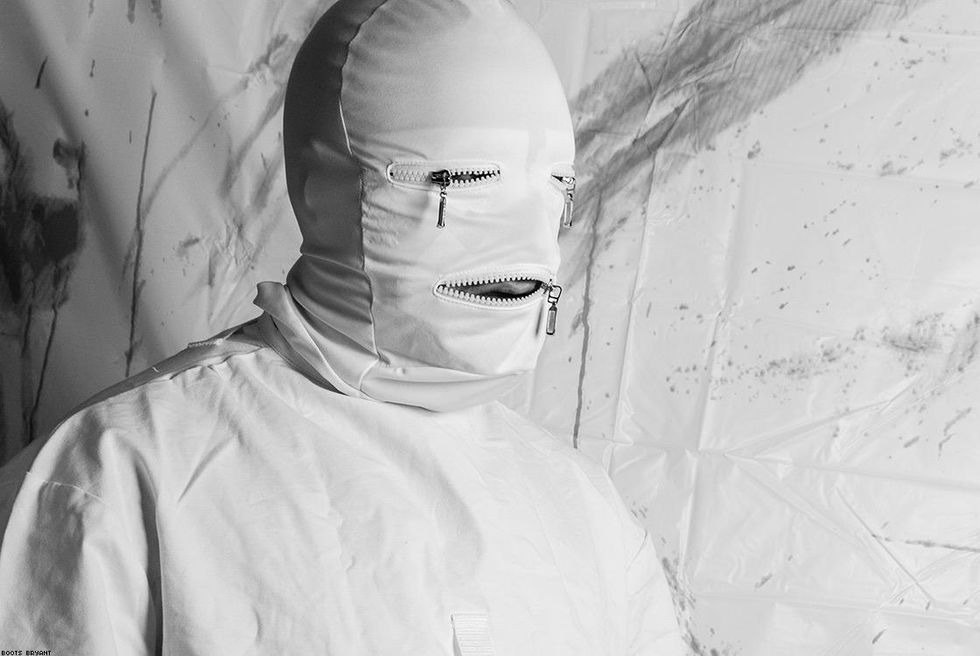 18-masks-boots-bryant-2017