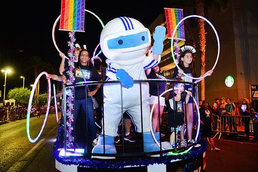 2015-0499-2374_lvprideparade-9-18-15