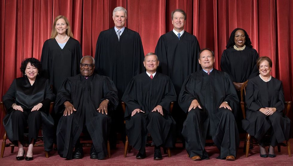 2022 SCOTUS justices formal portrait