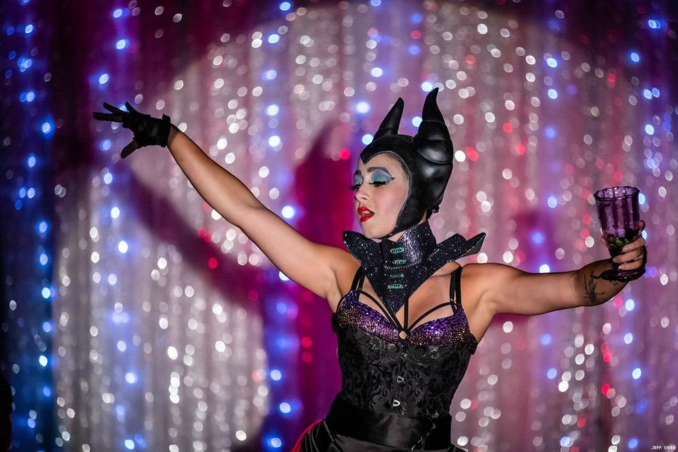 21-les-vixens-jeff-owen-2019