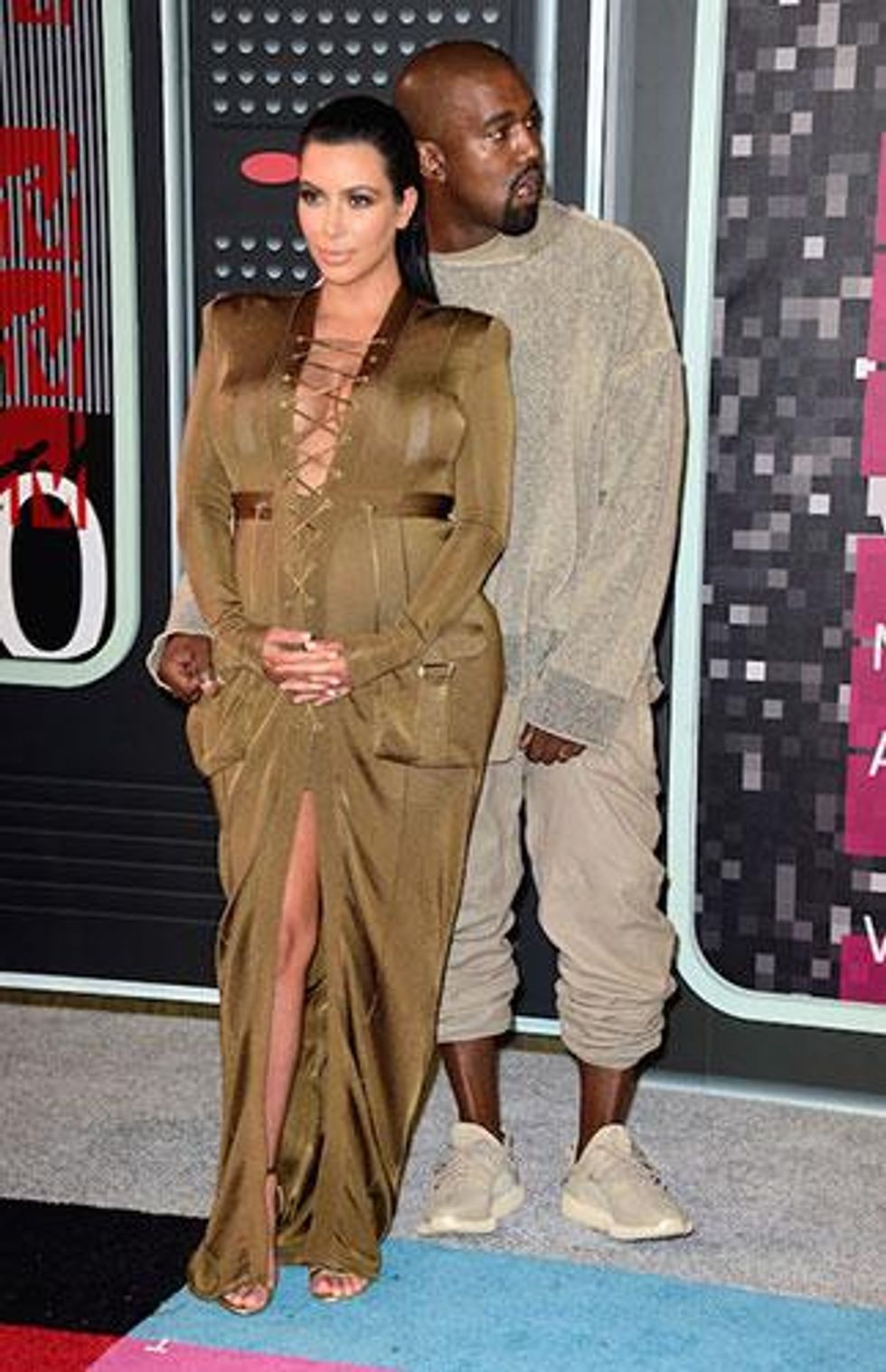 22-kanye-west-%26-kim-kardashian