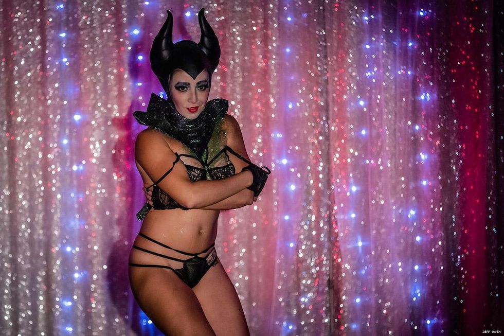 23-les-vixens-jeff-owen-2019