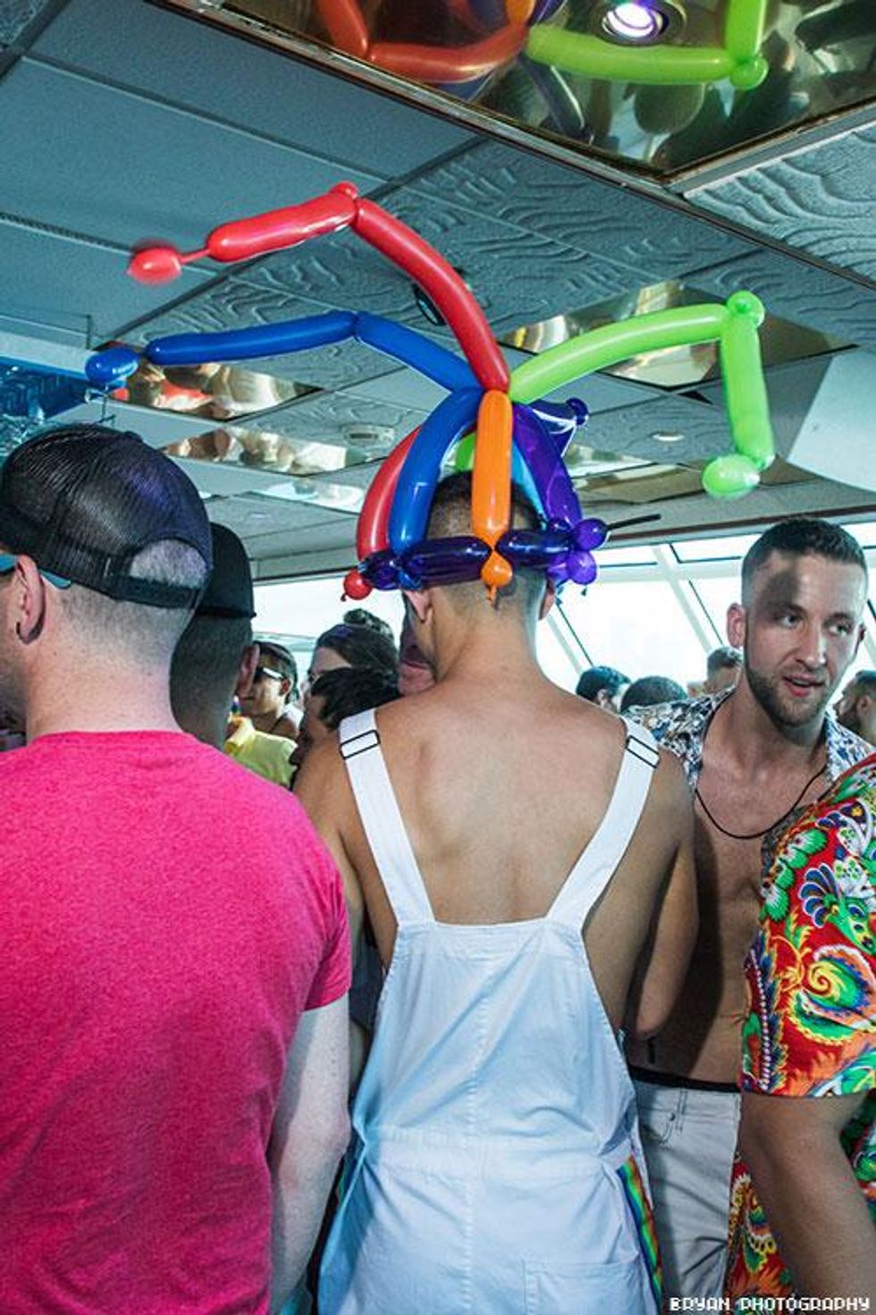 23-pride-luvboat-2018