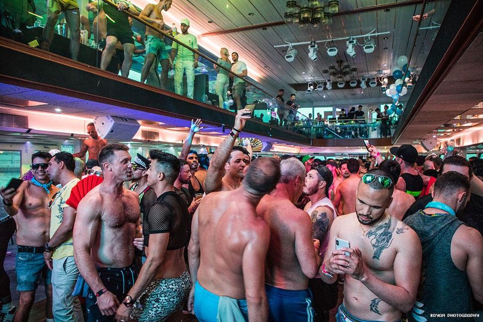 31-pride-luvboat-2018