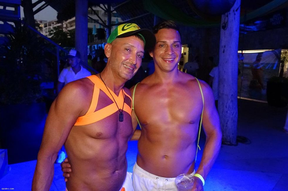 32-white-party-gaypv-2018