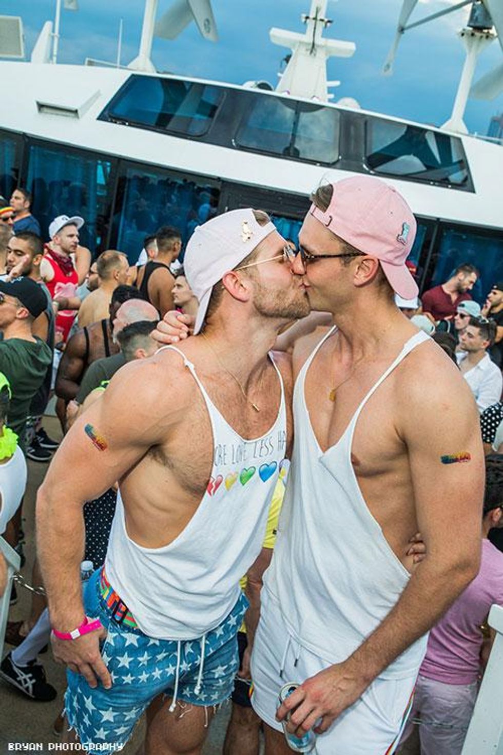 33-pride-luvboat-2018