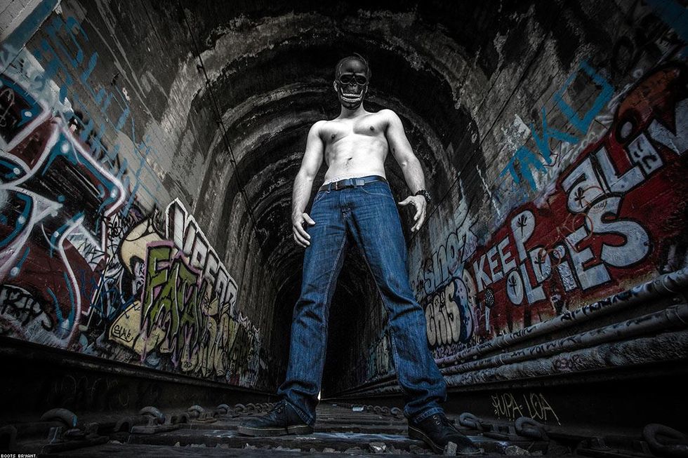 38-masks-boots-bryant-2017