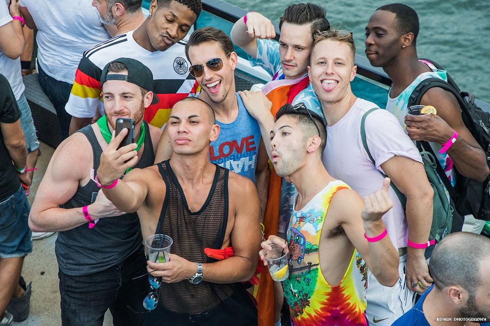 38-pride-luvboat-2018