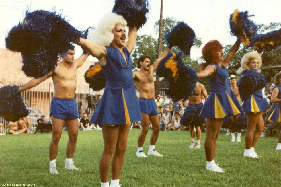 43-dianas-5-1990-photos-02-folleyball