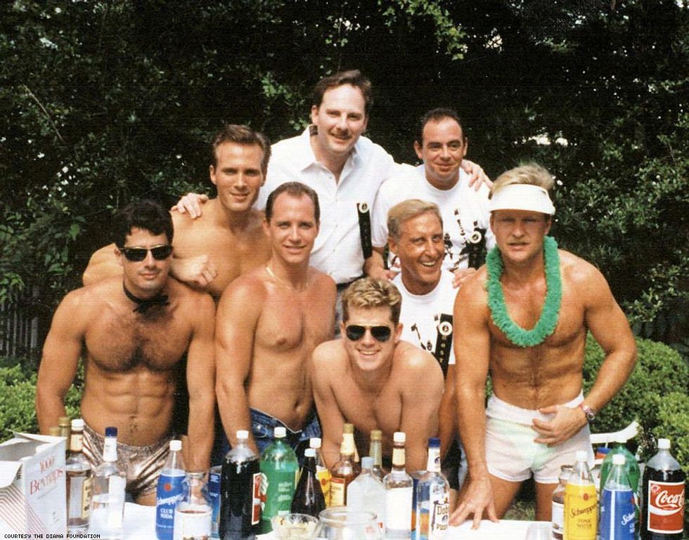 44-dianas-5-1990-photos-04-bartenders