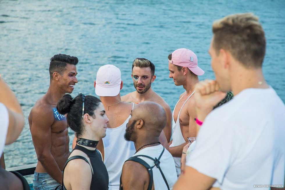 44-pride-luvboat-2018