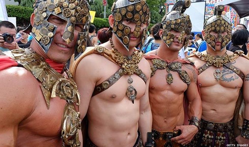 457821962x633x375cr_0