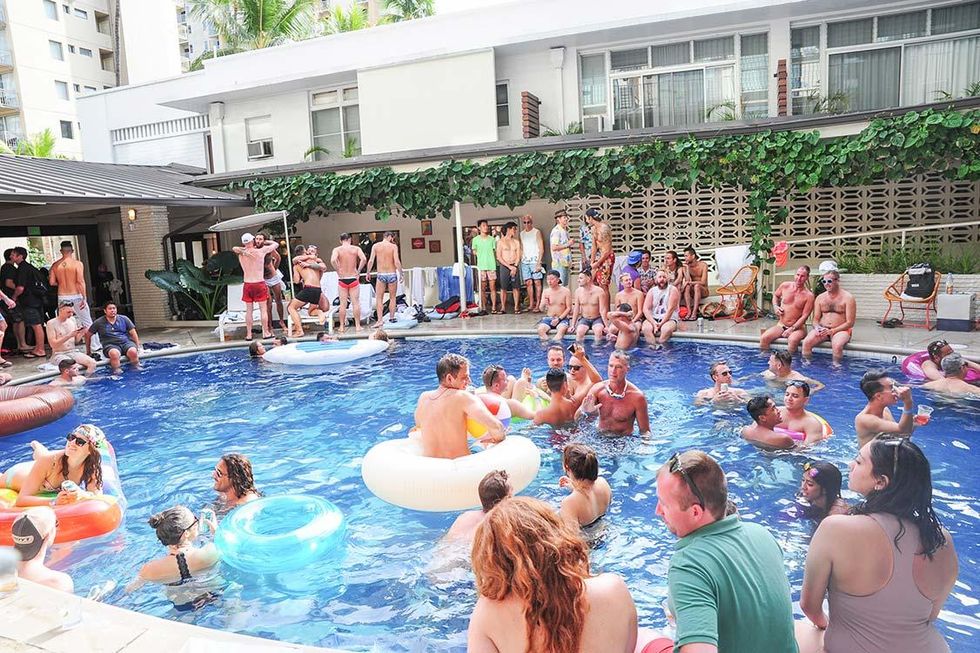 48-hnl_pride-pool_party-kelli_bullock-2017