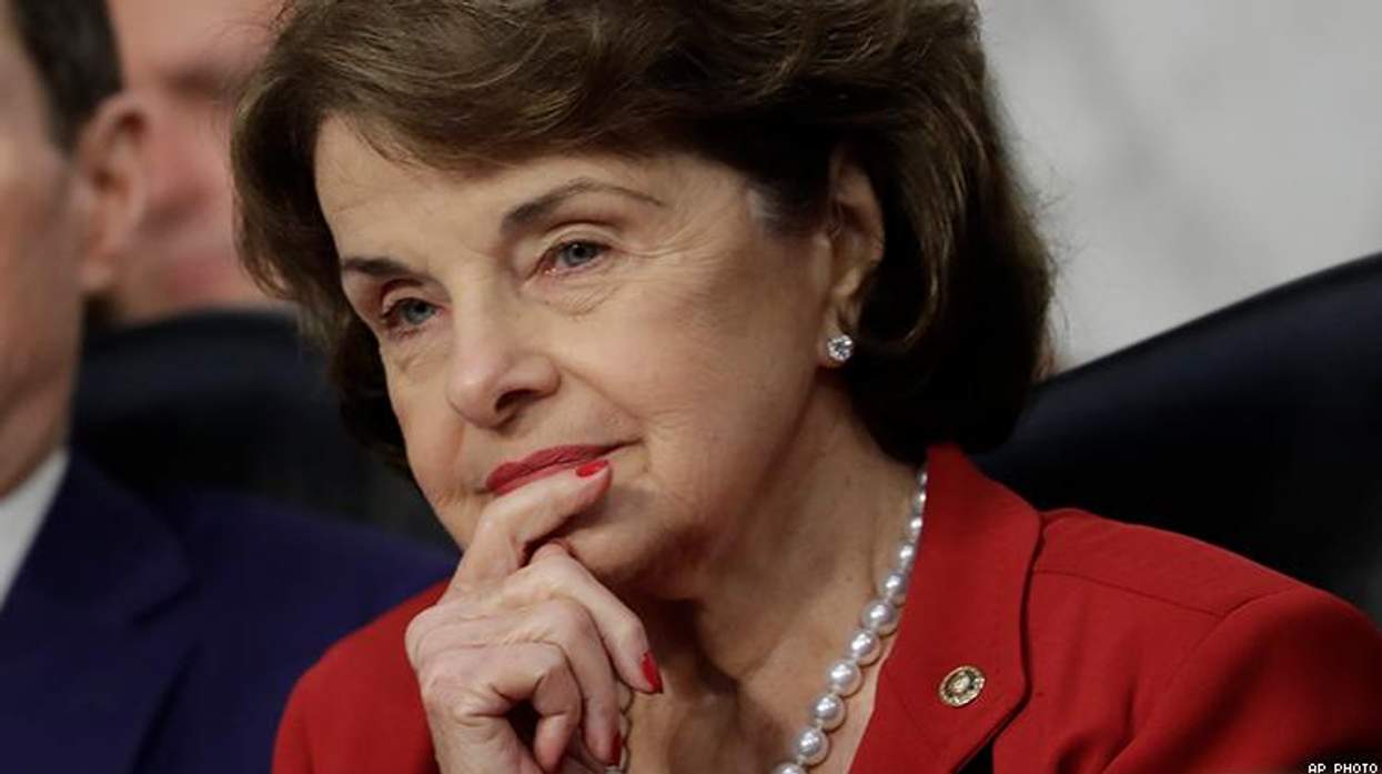 '50 Years, 50 Heroes': Kamala Harris Honors Dianne Feinstein