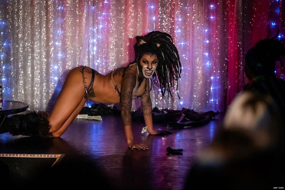 51-les-vixens-jeff-owen-2019