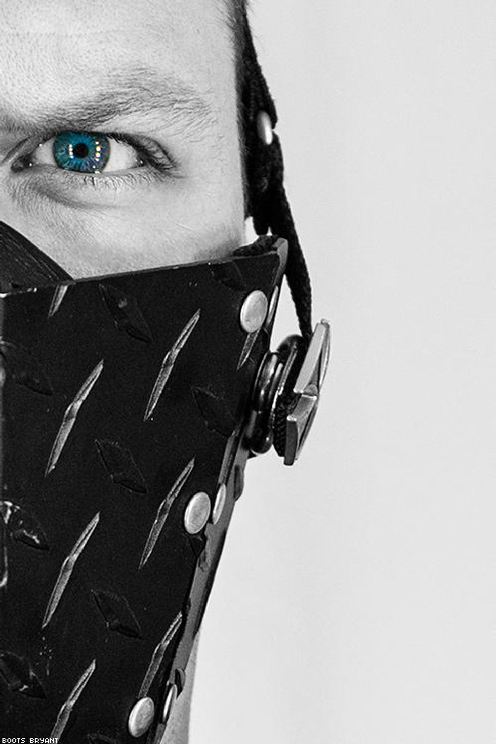 54-masks-boots-bryant-2017